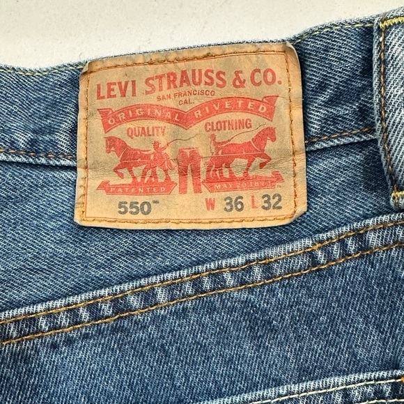 Men’s Levi’s 550 Jeans Size 36” x 32” - Picture 3 of 7